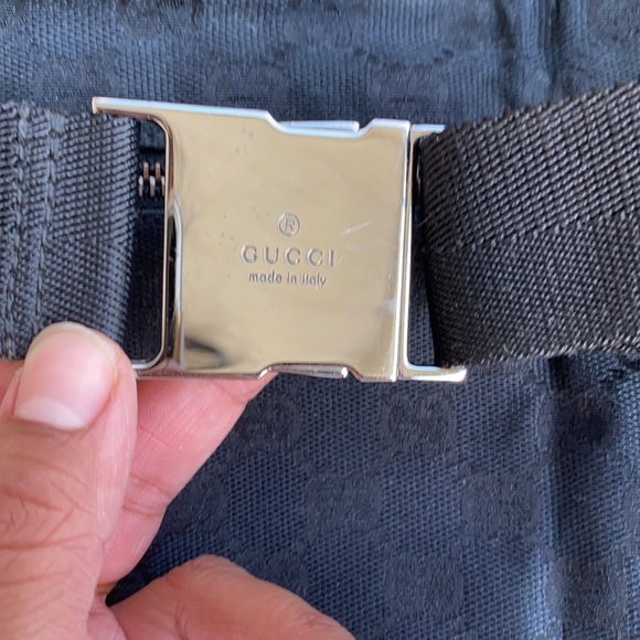 AUTHENTIC BLACK GUCCI BUM BAG - Picture 3 of 12